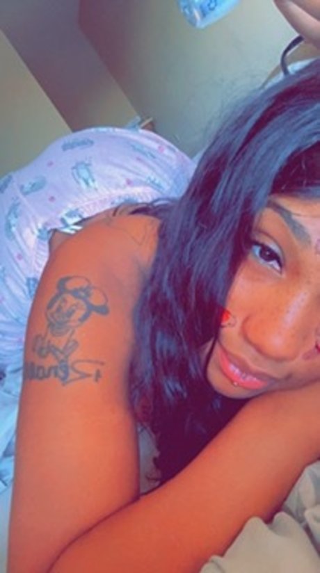 Foto di nudo di fuga di OnlyFans di Queenbuttercup