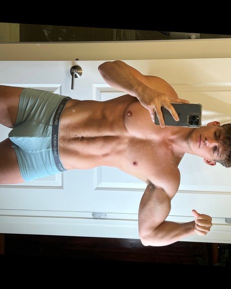 Foto di nudo di fuga di OnlyFans di Jackson Riggs