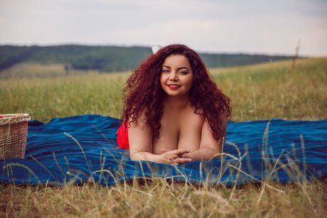 Miryam Ines