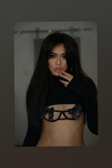 Foto di nudo di fuga di OnlyFans di Miss Mulan