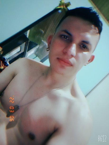 Foto di nudo di fuga di OnlyFans di Jhon Aguiar