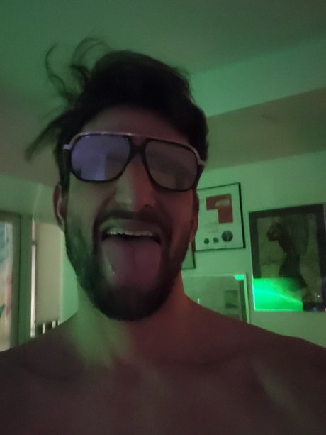 Foto di nudo di fuga di OnlyFans di Jesus Sinns