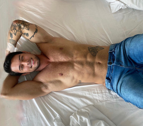 Foto di nudo di fuga di OnlyFans di Felipe Maia