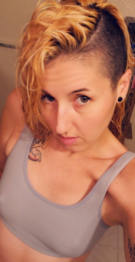 Foto di nudo di fuga di OnlyFans di Mel