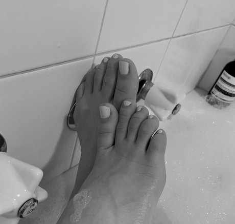 Isabellas Model Feet Ampamp Legs