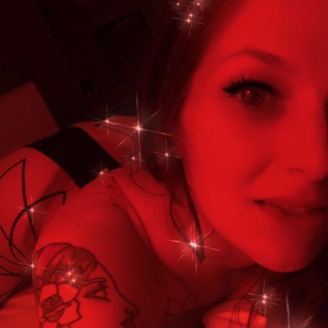 Foto di nudo di fuga di OnlyFans di Red