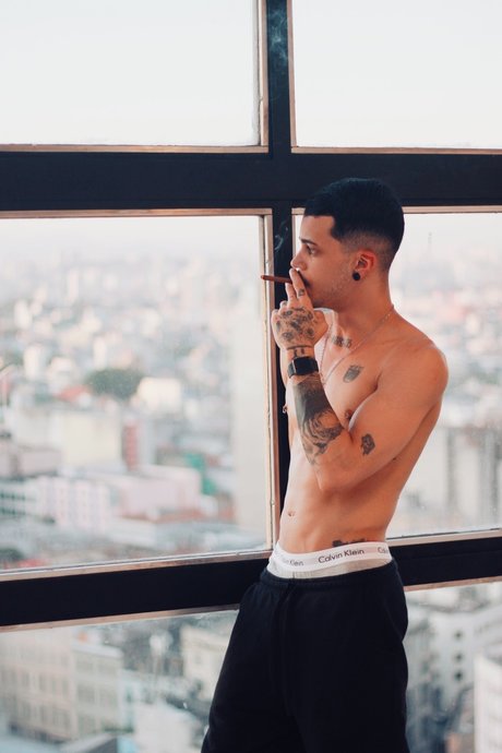 Foto di nudo di fuga di OnlyFans di Muleke Edu 
