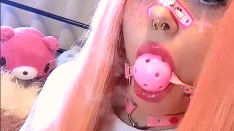 Foto di nudo di fuga di OnlyFans di Kat Kanna