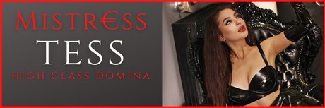 Foto di nudo di fuga di OnlyFans di Mistress Tess Muc