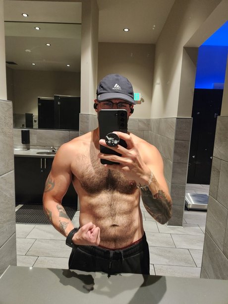 Foto di nudo di fuga di OnlyFans di Gus