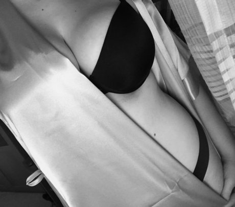Foto di nudo di fuga di OnlyFans di Moonchild