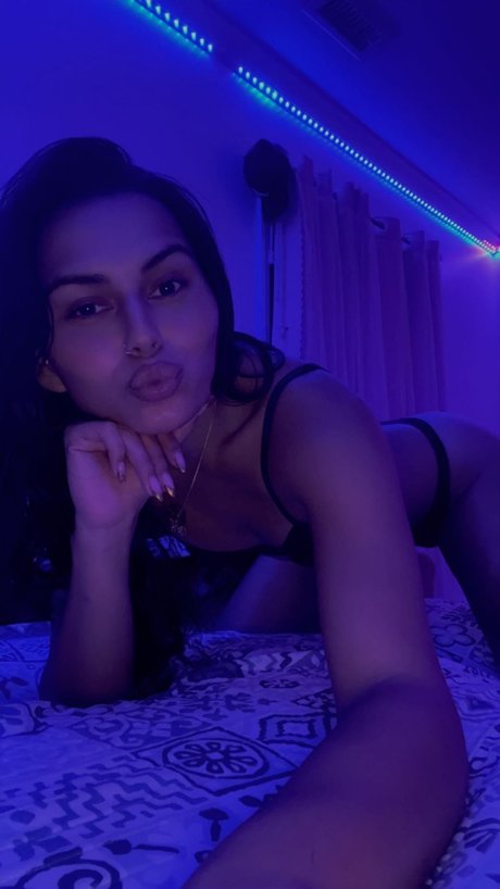 Foto di nudo di fuga di OnlyFans di Monserrat Alfaro