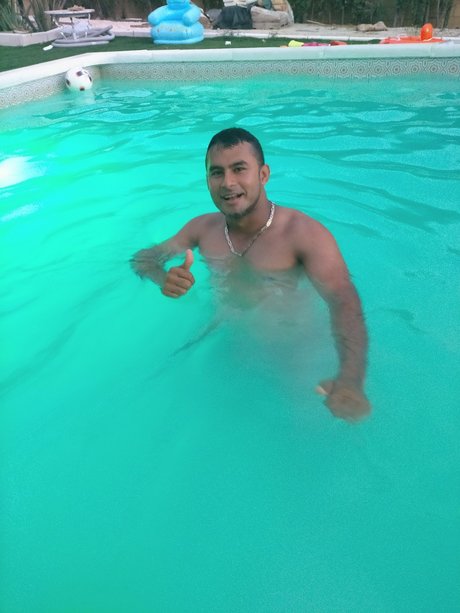Foto di nudo di fuga di OnlyFans di Jogli Loyo