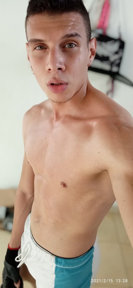 Foto di nudo di fuga di OnlyFans di Johan Urrea