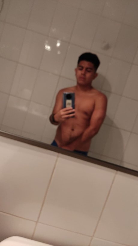 Foto di nudo di fuga di OnlyFans di El Morenitoxxx