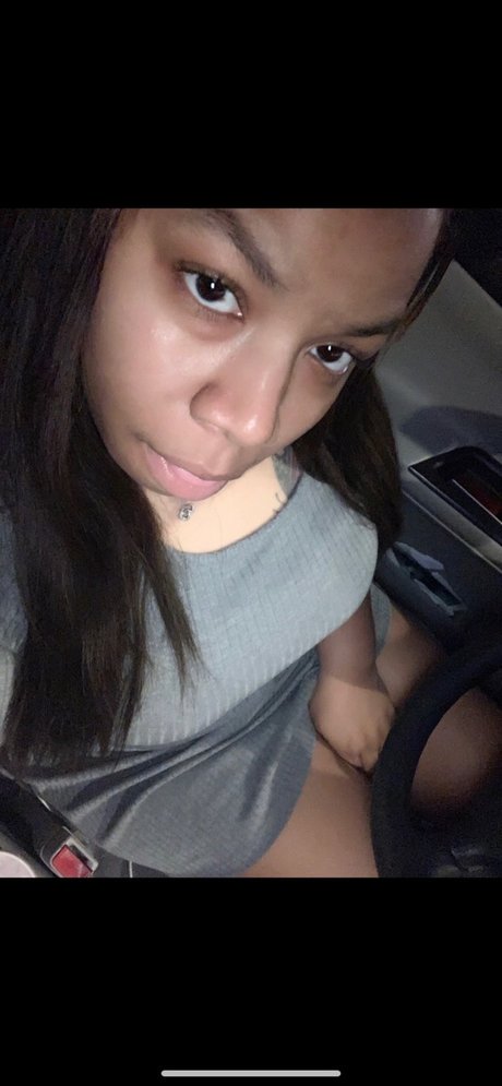Foto di nudo di fuga di OnlyFans di Honeybeime