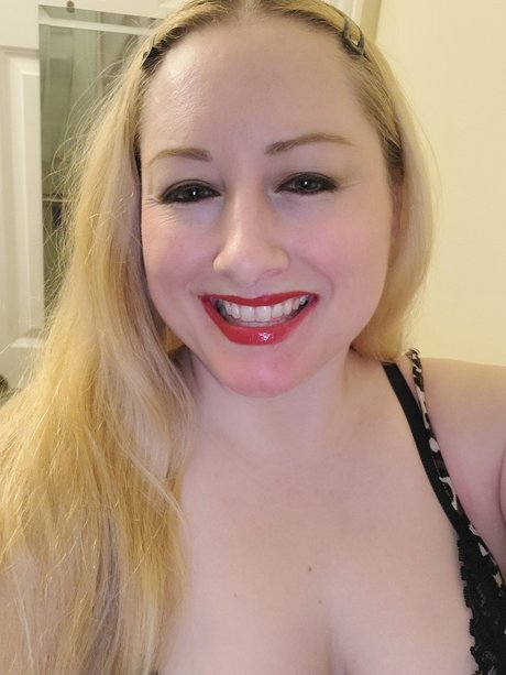 Foto di nudo di fuga di OnlyFans di Anastasia