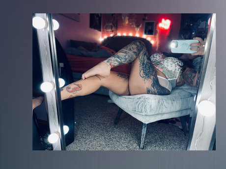 Foto di nudo di fuga di OnlyFans di Randa