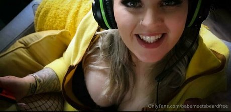 Foto di nudo di fuga di OnlyFans di Babemeetsbeardfree