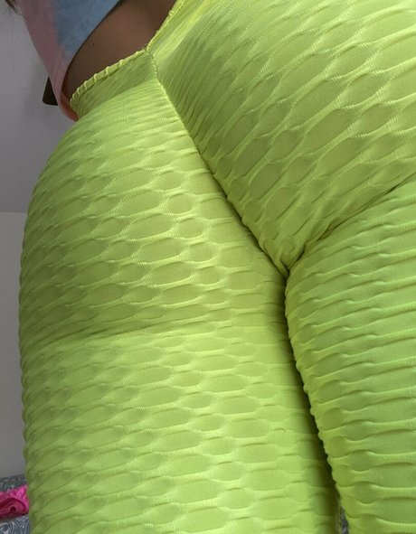 Foto di nudo di fuga di OnlyFans di Withlovesaraxo