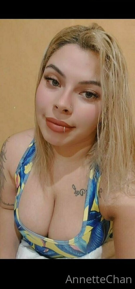 Foto di nudo di fuga di OnlyFans di Annettechan