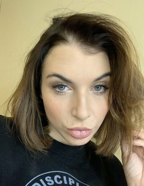 Foto di nudo di fuga di OnlyFans di Itsivylebelle