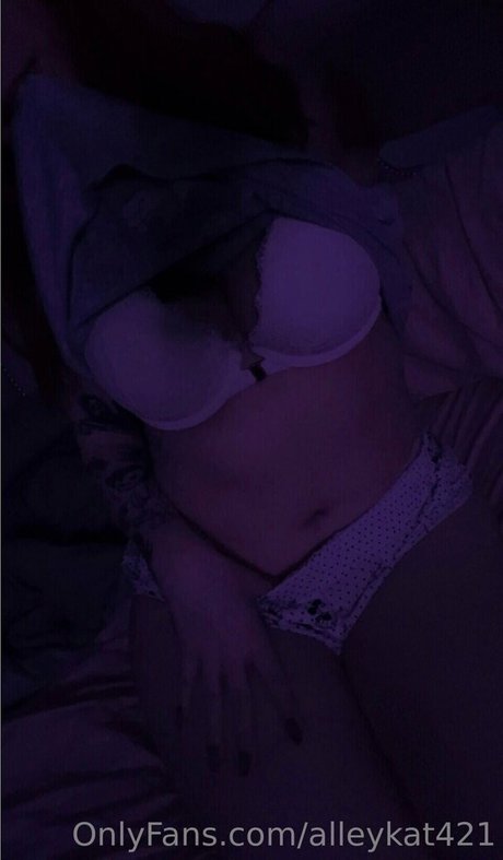 Foto di nudo di fuga di OnlyFans di Lleykt421