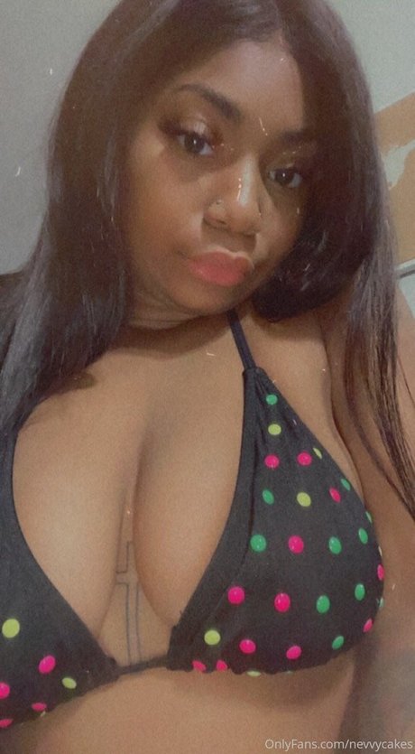 Foto di nudo di fuga di OnlyFans di Nevvycakes