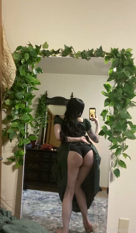 Foto di nudo di fuga di OnlyFans di Estherlynnriefree