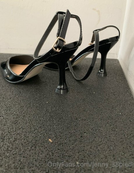 Foto di nudo di fuga di OnlyFans di Jenny38piedi
