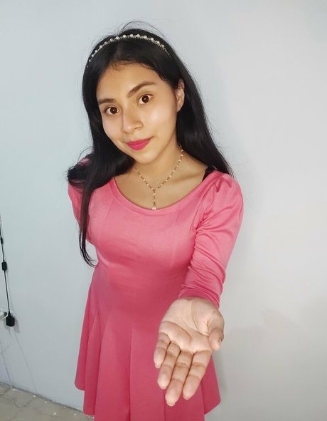 Foto di nudo di fuga di OnlyFans di Emilipetitefree