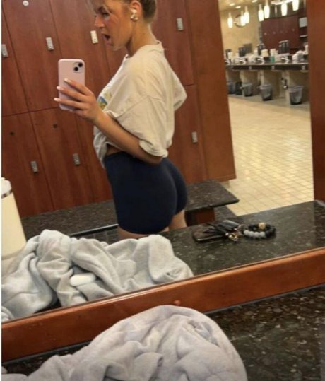 Foto di nudo di fuga di OnlyFans di Sarah Lindstrom