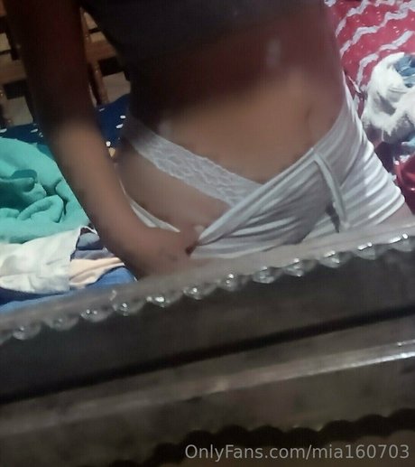 Foto di nudo di fuga di OnlyFans di Mia160703
