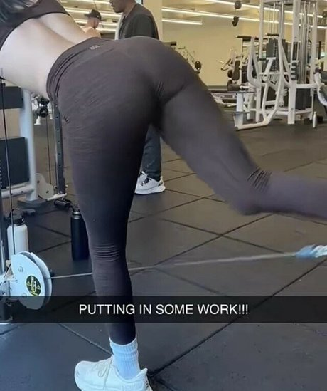 Foto di nudo di fuga di OnlyFans di Indiana Massara