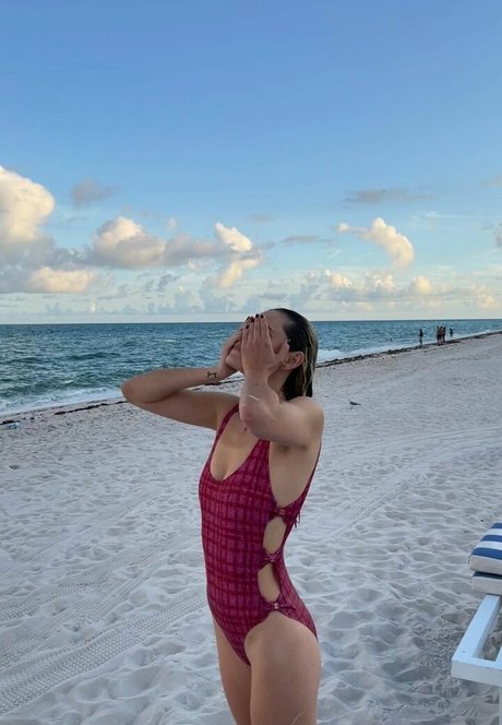 Phoebe Tonkin