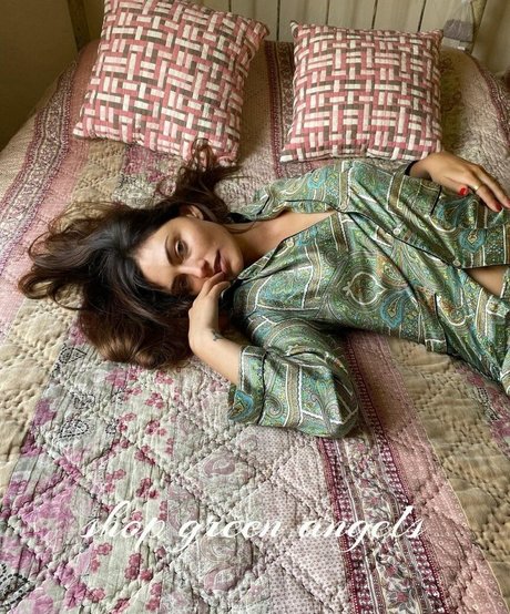 Phoebe Tonkin