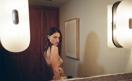 Phoebe Tonkin