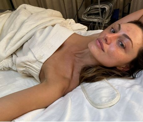 Phoebe Tonkin