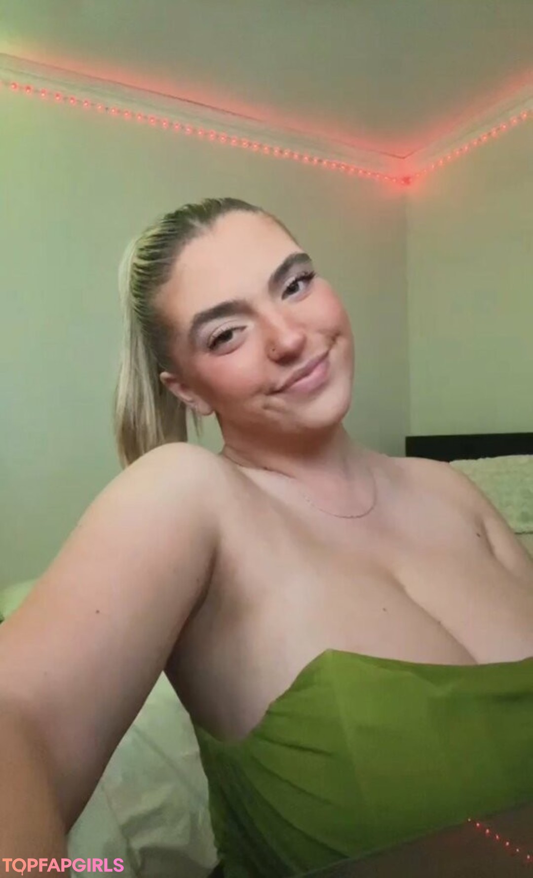 Foto di nudo di fuga di OnlyFans di Sierra Bellingar #5 Foto di nudo di fuga di OnlyFans di Sierra Bellingar #5