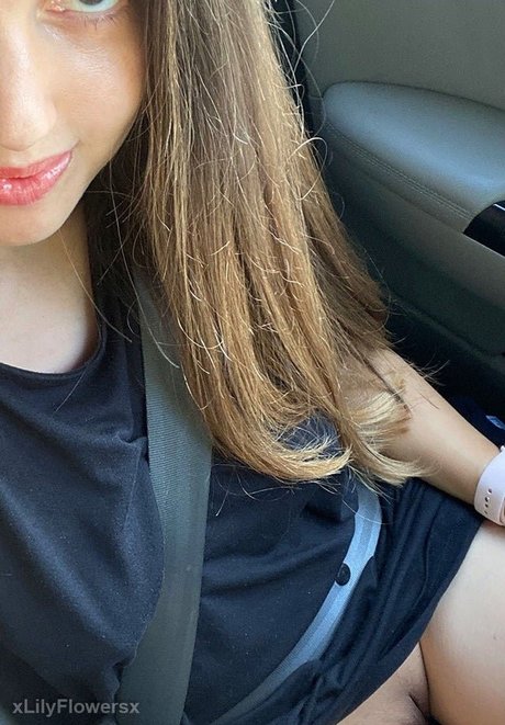 Foto di nudo di fuga di OnlyFans di Xlilyflowersx