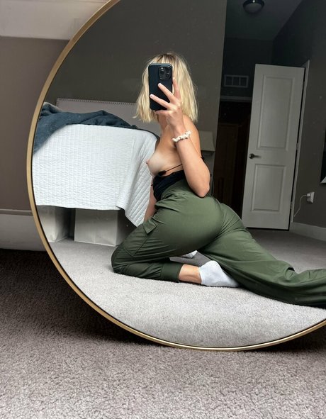 Foto di nudo di fuga di OnlyFans di Sydneysweety18