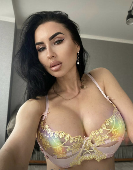 Foto di nudo di fuga di OnlyFans di Julietamur
