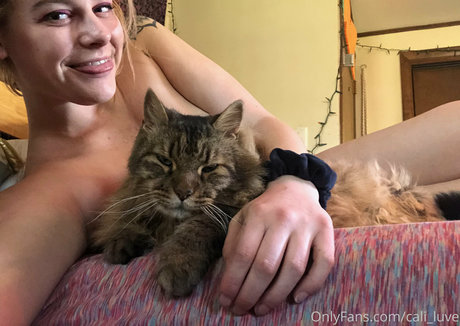 Foto di nudo di fuga di OnlyFans di Caliluve