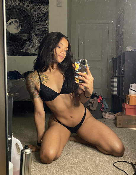 Foto di nudo di fuga di OnlyFans di Cocofreda