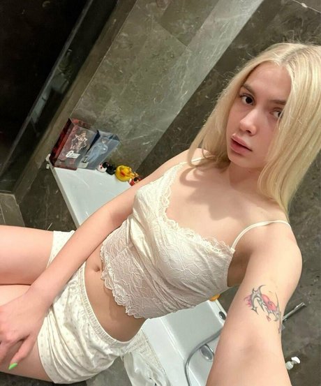Foto di nudo di fuga di OnlyFans di Aleyna Tilki