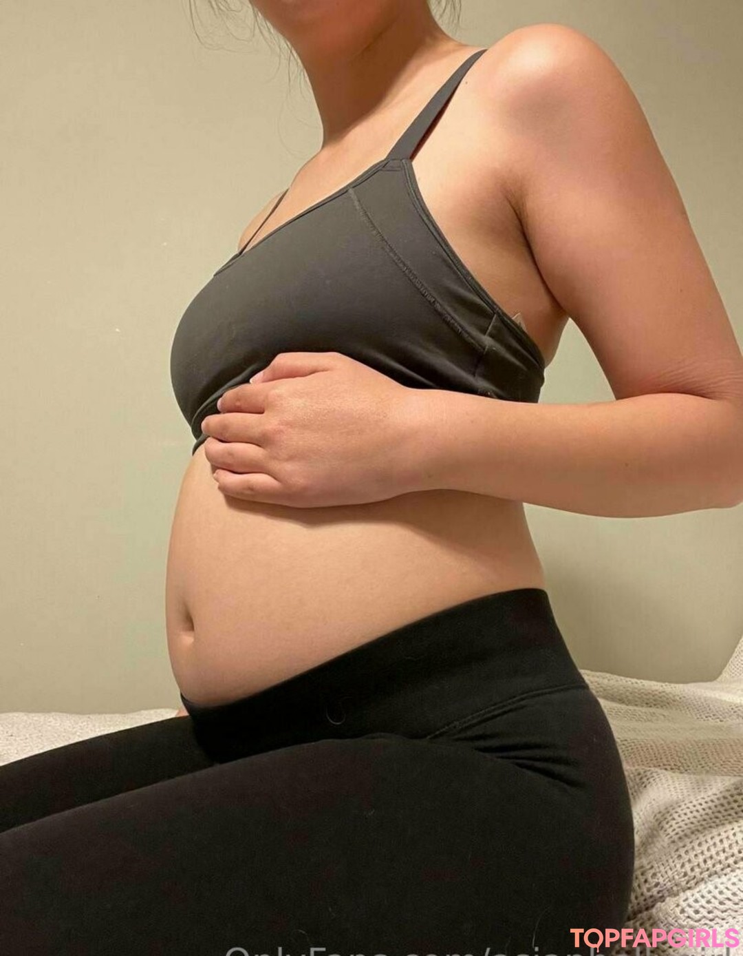 Foto di nudo di fuga di OnlyFans di Asianbellygirl #200 Foto di nudo di fuga di OnlyFans di Asianbellygirl #200