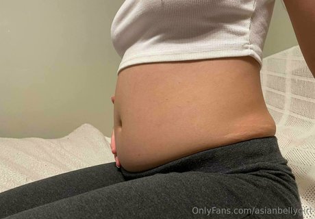Asianbellygirl