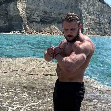 Foto di nudo di fuga di OnlyFans di Maksym