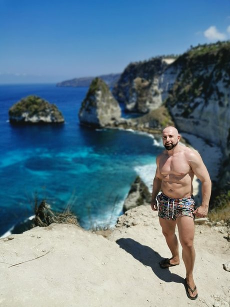 Foto di nudo di fuga di OnlyFans di Muscdaddyxl