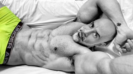 Foto di nudo di fuga di OnlyFans di Multiflyerfree2020